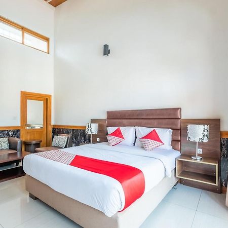 Oyo 1210 Nice Guesthouse Bandung Zewnętrze zdjęcie
